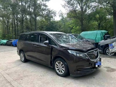 北京事故车19年别克GL8事故车2.0自动档-现停放于北京
