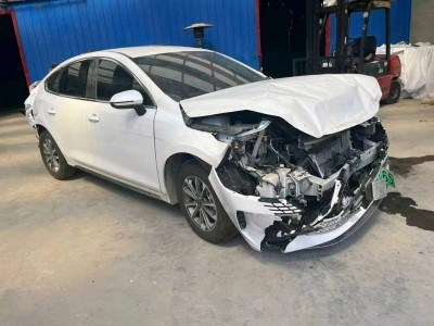 济南市25年比亚迪驱逐舰中型车