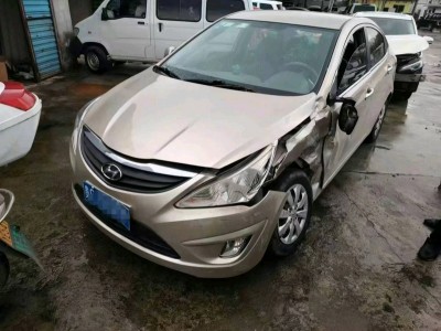 贵阳市事故车13年现代瑞纳事故车1.4手动挡-现停放于贵州贵阳市