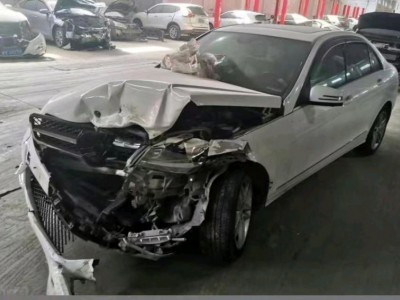 保定市事故车13年奔驰C事故车1.8自动档-现停放于河北保定市