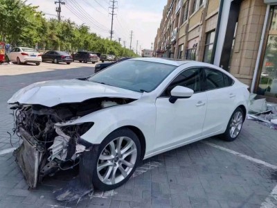 通辽市14年马自达阿特兹小型车