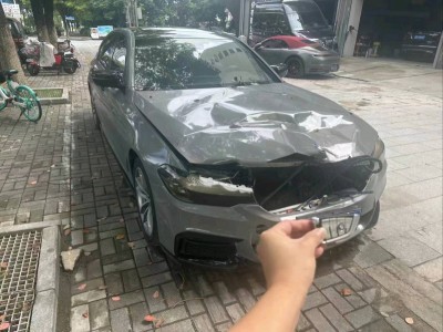 合肥市事故车18年宝马5系事故车0.00自动档-现停放于安徽合肥市