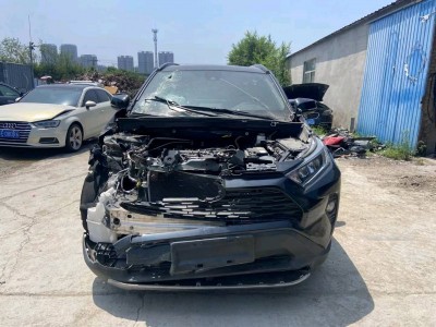 南京市事故车20年丰田RAV4荣放事故车2.0自动档-现停放于山东淄博市