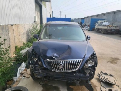 济南市事故车14年别克GL8事故车2.4自动档-现停放于山东济南市