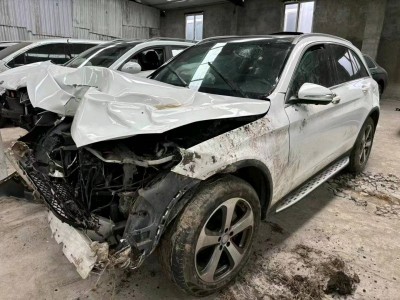 沈阳市事故车16年奔驰GLC事故车2自动档-现停放于辽宁沈阳市