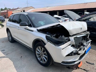 哈尔滨市事故车20年林肯冒险家事故车2.0自动档-现停放于黑龙江哈尔滨市