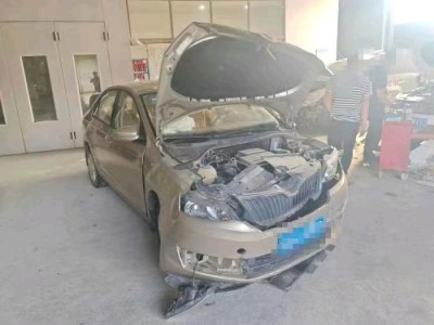 福州市事故车16年斯柯达昕锐事故车0.00自动档-现停放于福建福州市