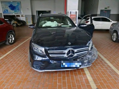 杭州市事故车17年奔驰GLC事故车2自动档-现停放于浙江杭州市
