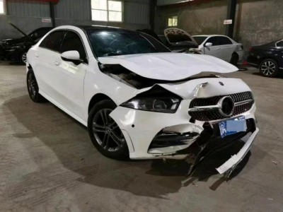 聊城市事故车20年奔驰A事故车1.3自动档-现停放于山东济南市