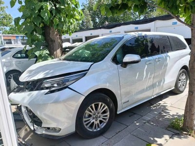 北京事故车23年丰田塞纳事故车2.5自动档-现停放于天津