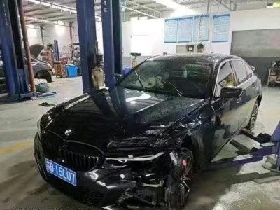 湖州市事故车20年宝马3事故车2.0自动档-现停放于浙江湖州市