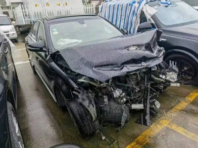 南京市17年奔驰C中型车