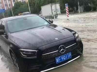 保定市泡水车21年奔驰E泡水车2.0自动档