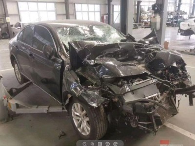 杭州市事故车19年大众迈腾事故车1.4自动档-现停放于山东淄博市