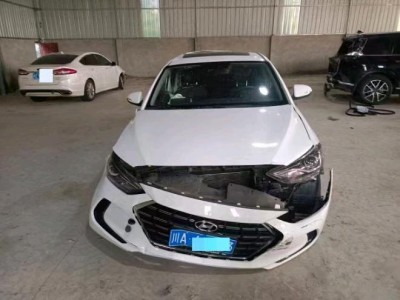 成都市事故车20年现代领动事故车1.5自动档-现停放于四川成都市