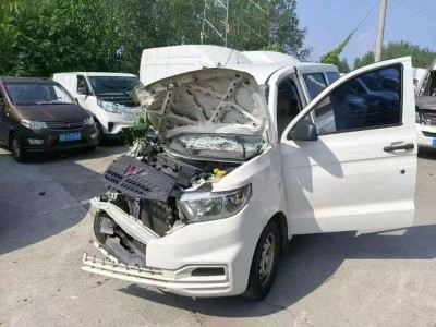 扬州市事故车22年五菱宏光V事故车1.5手动挡-现停放于江苏扬州市