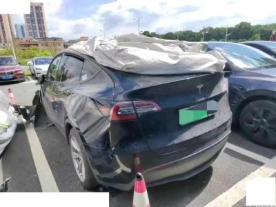 东莞市事故车23年特斯拉MODEL Y事故车000自动档-10月10日停放于广东东莞市