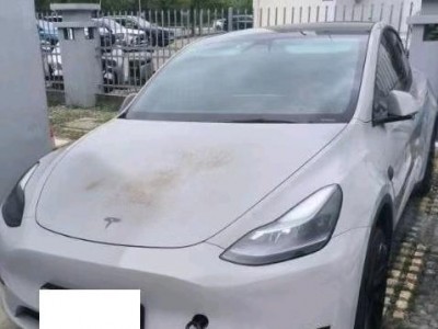 苏州市事故车22年特斯拉MODEL Y事故车0.08自动档-10月08日停放于江苏苏州市