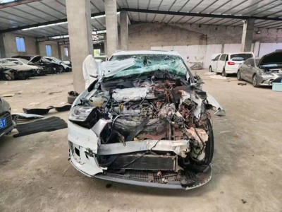 沈阳市事故车17年奥迪Q3事故车1.4自动档-10月07日停放于辽宁沈阳市