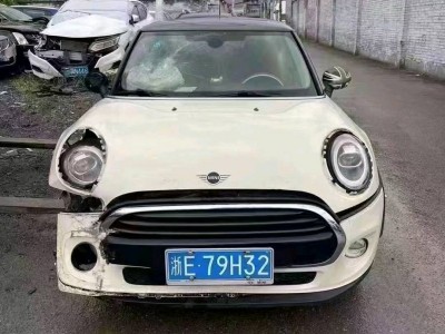北京事故车18年MINICOUPE事故车1.5自动档-现停放于北京