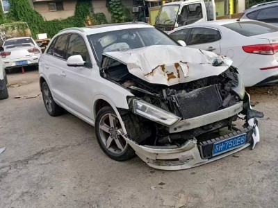 临沂市事故车16年奥迪Q3事故车2自动档-09月29日停放于山东临沂市