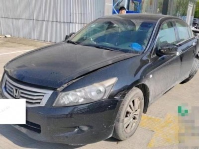 荷泽市事故车09年本田雅阁事故车2.0自动档-现停放于广东汕头市